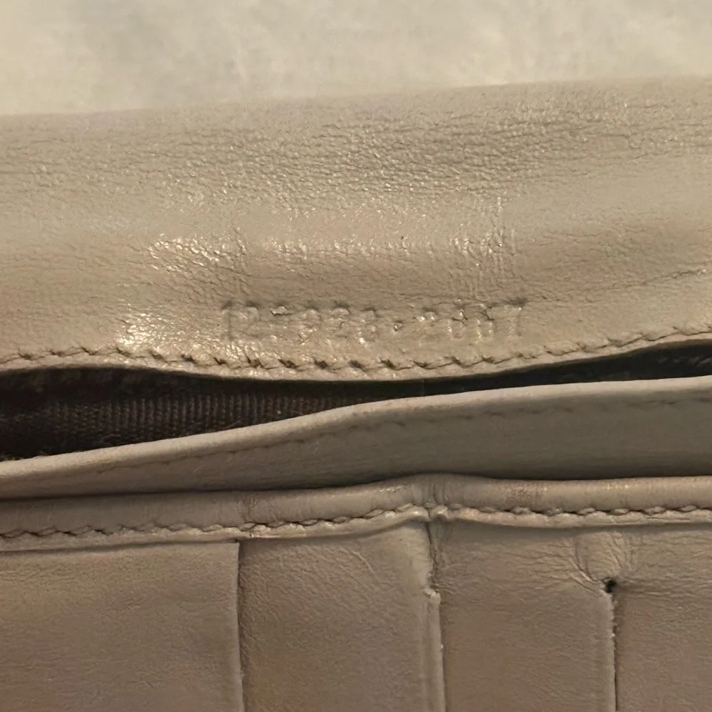 GUCCI Beige GG Monogram Leather Bifold Long Wallet Purse Accessories Italy - Picture 12 of 14